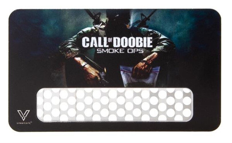 V-Syndicate Metall-Grinderkarte - Call of Doobie,...