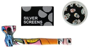 Raucherset "Printed" – Metallpfeife + Grinder + Siebe | bunt bedruckt | Set
