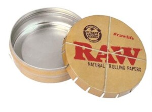 Klick-Klack Dose „RAW“ – Metalldose, Ø 5,5 cm, Höhe 1,7 cm, multifunktional